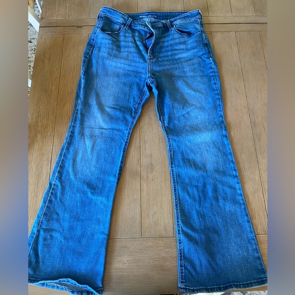Old Navy High Rise Flare Jean - Picture 1 of 4